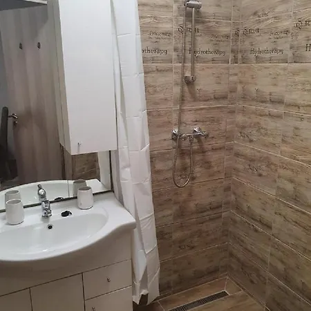 Hocza House *