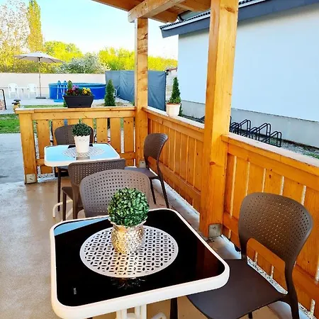 Hocza House Penzion Poroszló