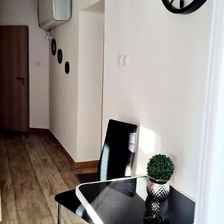 Hocza House 招待所 *