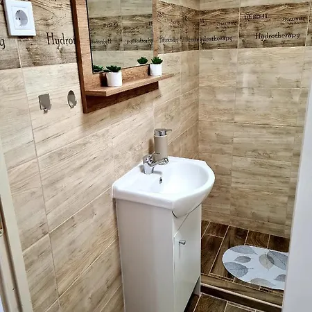 Hocza House *