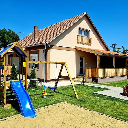 Hocza House Poroszló