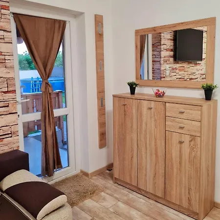 Hocza House *